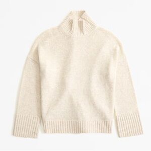 Abercrombie Cream Tuckable Turtleneck Sweater